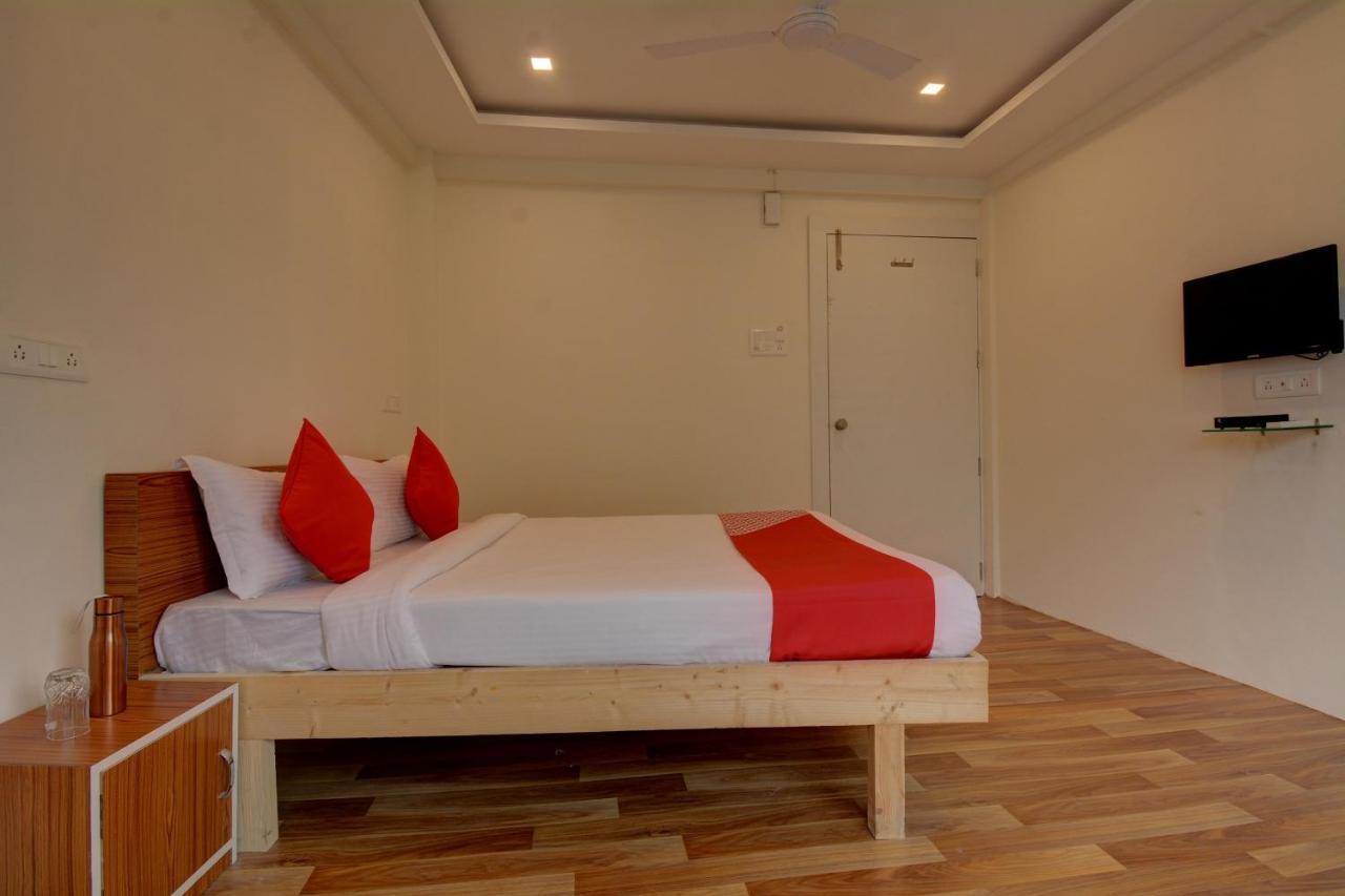 Oyo Flagship 47178 Pakko Inn Poona Buitenkant foto