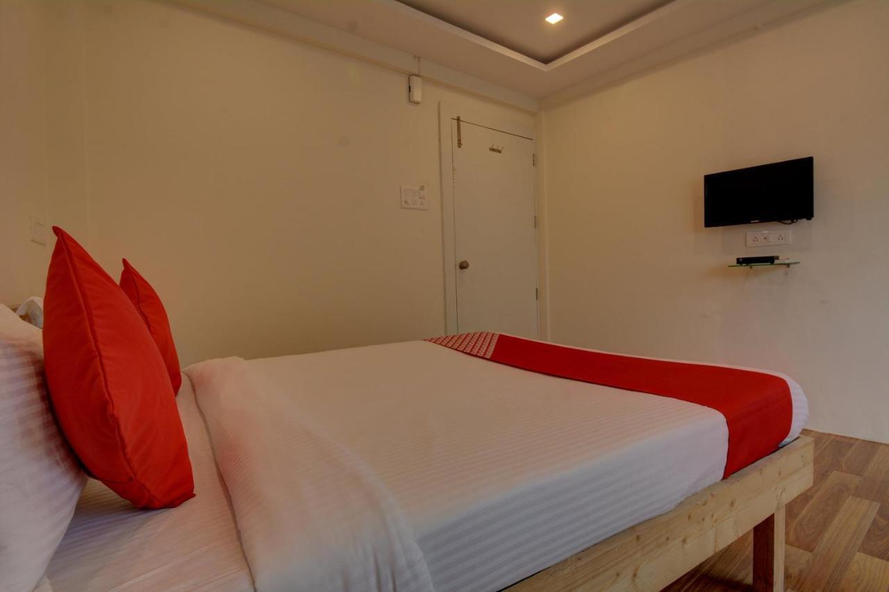 Oyo Flagship 47178 Pakko Inn Poona Buitenkant foto